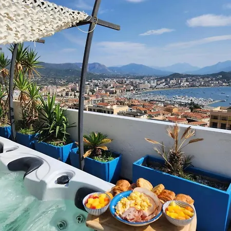 Penthouse Panoramique Avec Jacuzzi *